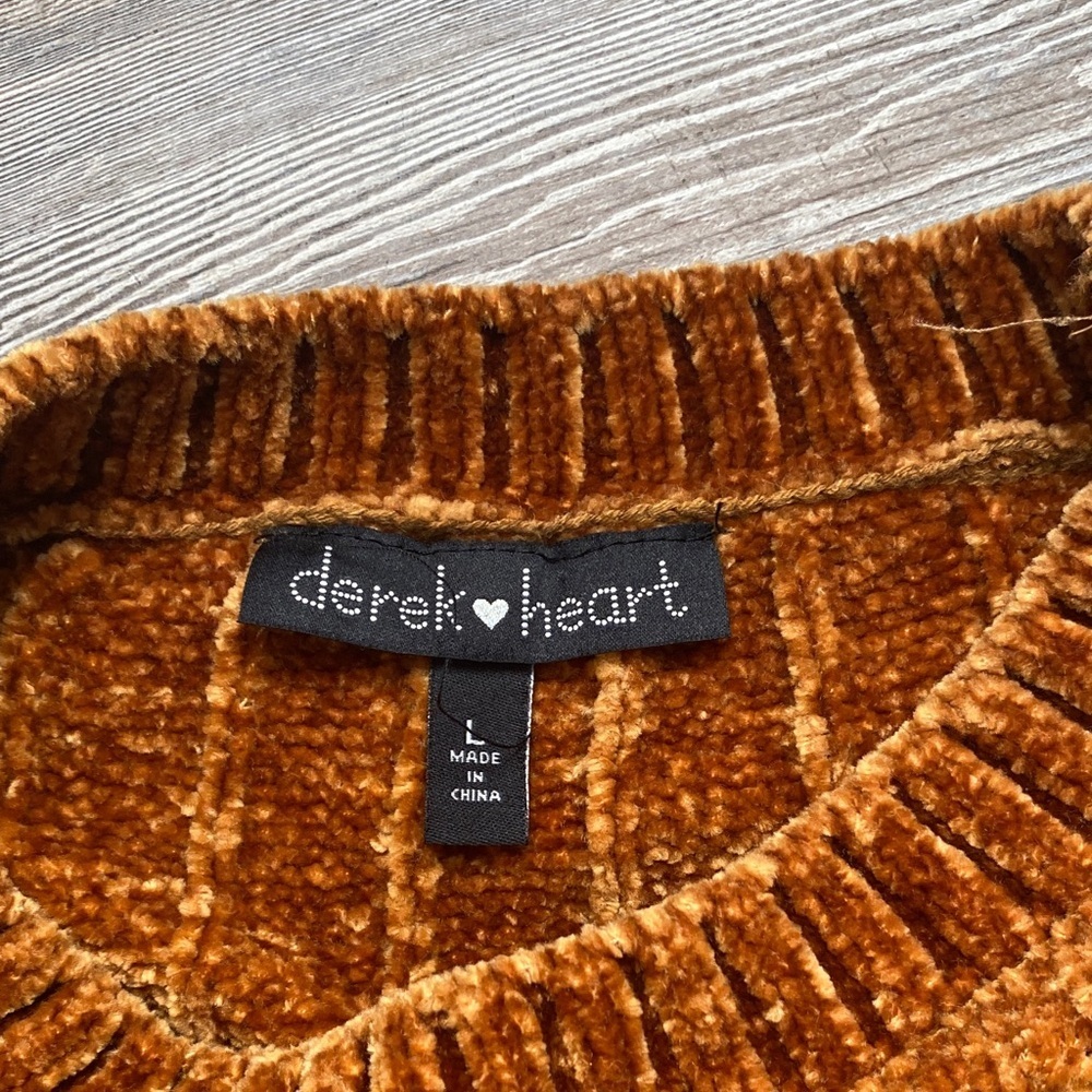 Derek Heart Women's Rust Ribbed Crew Neck Sweater - Picture 4 of 10